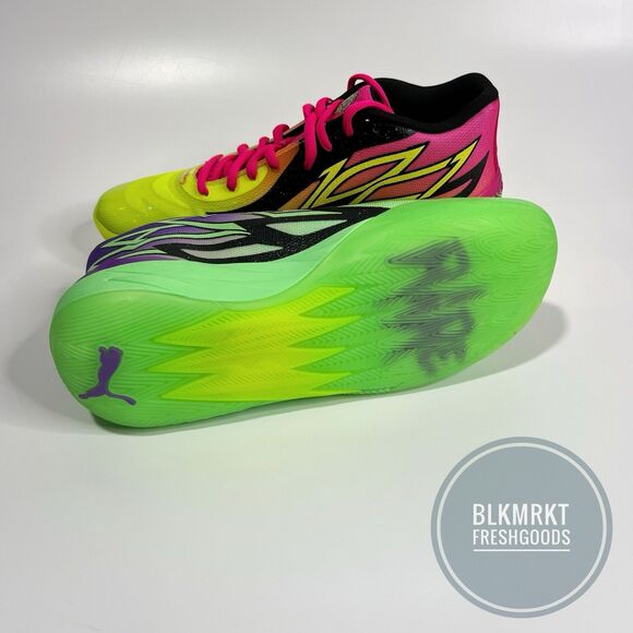 Athletic_Shoes
